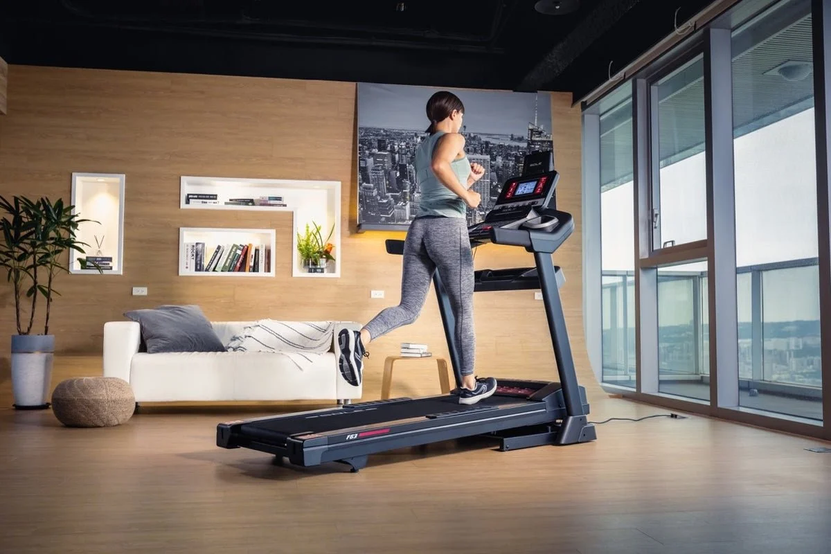 Sole F63 Treadmill - Image 3