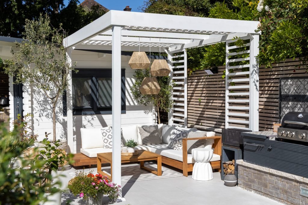 Outdoor Dining Pergola