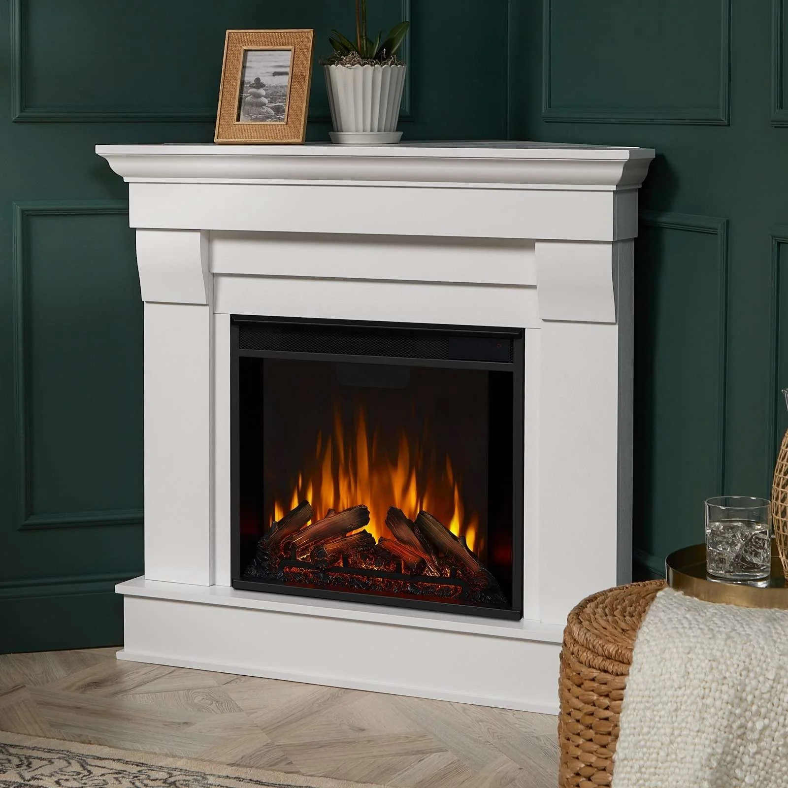 Real Flame Chateau Corner Electrics Fireplace. - Image 8